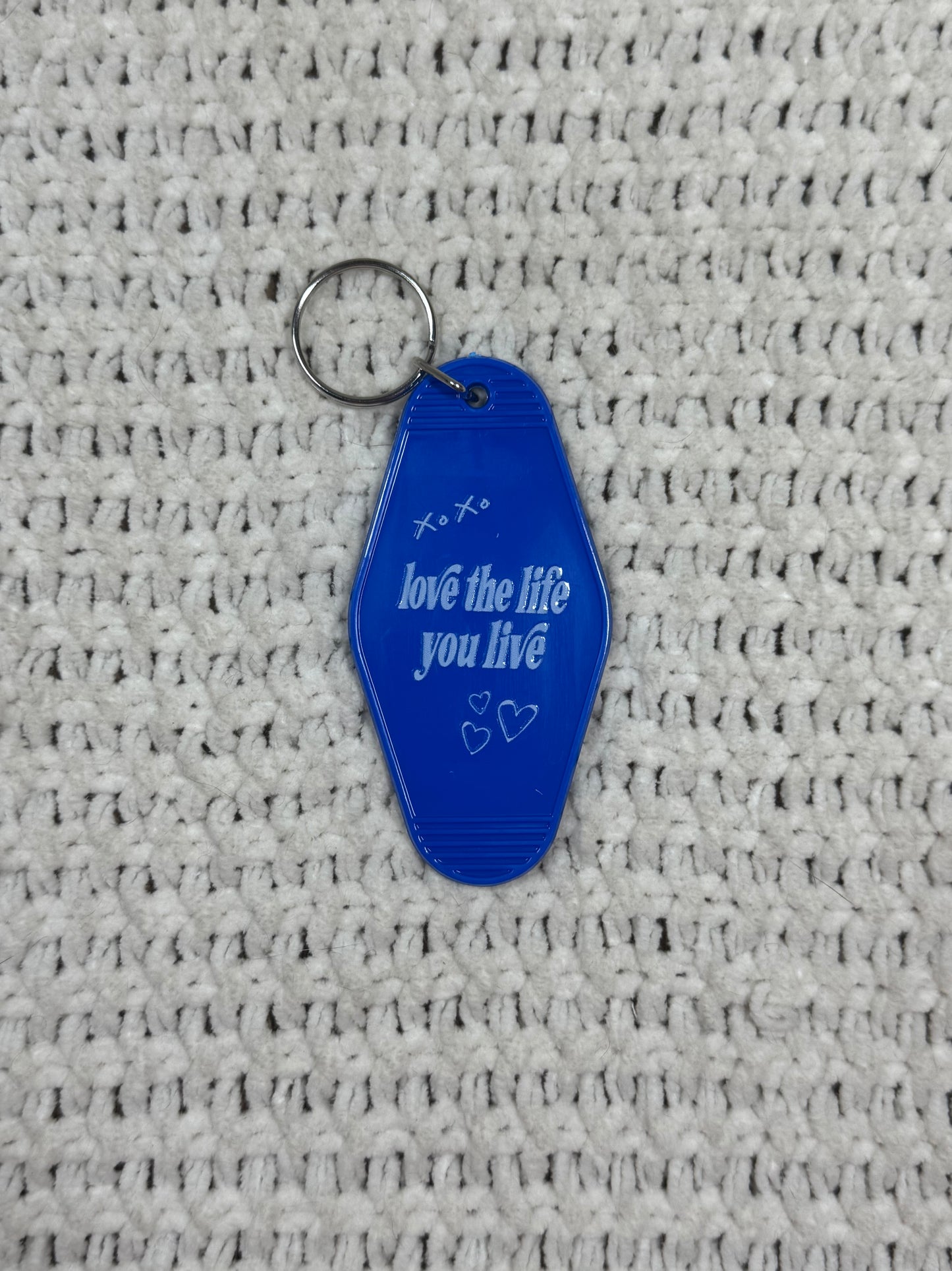 Blue Keychain - Graffiti "love the life you live" Design