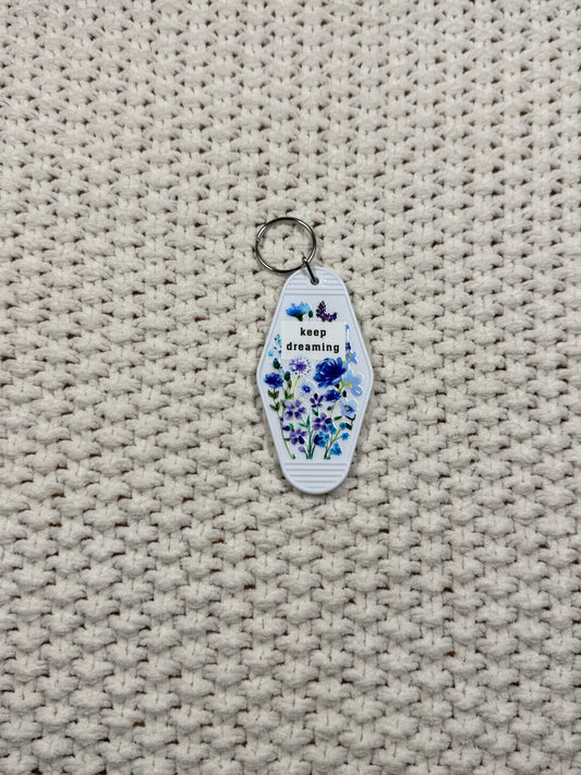 White Keychain - Keep Dreaming Design